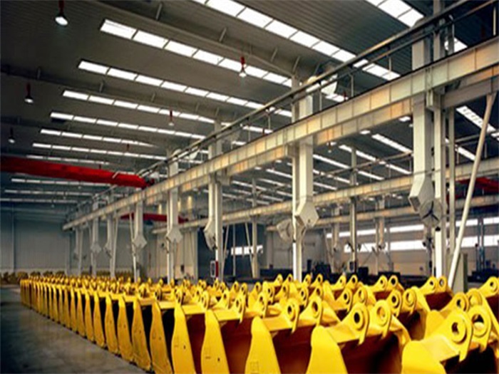 鞍山徐工集团挖掘机装配车间